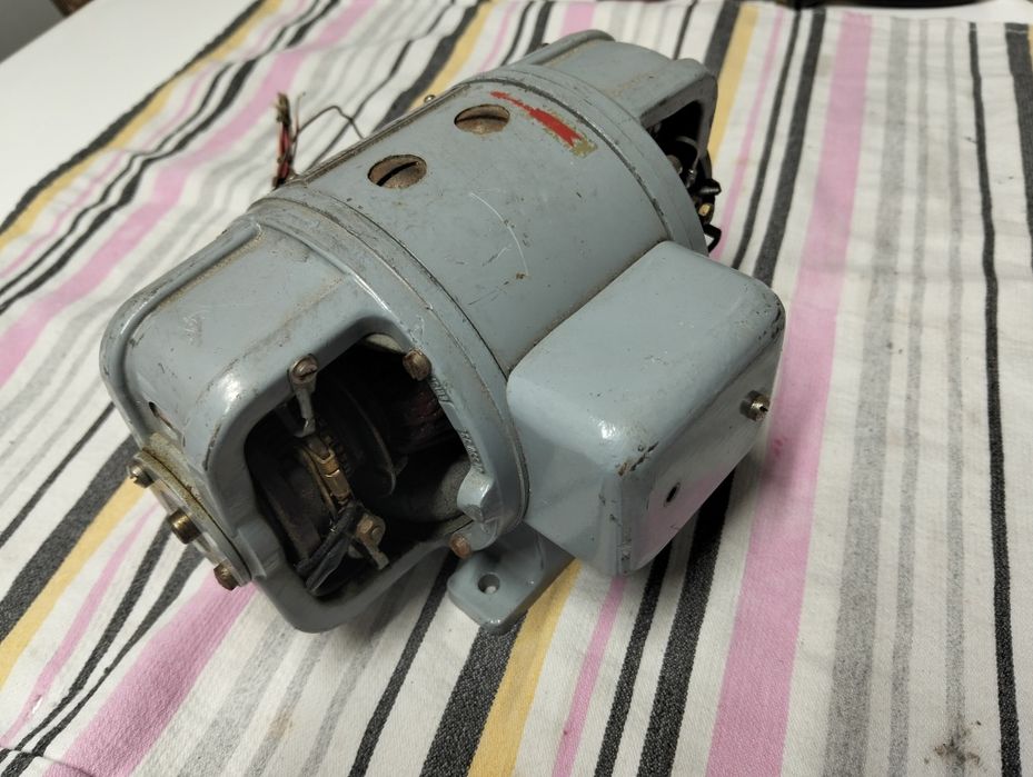 Motor elétrico antigo.