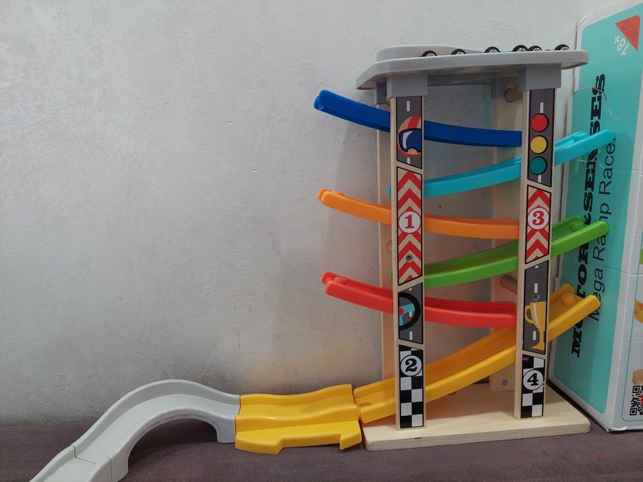 Трек деревяний  парковка