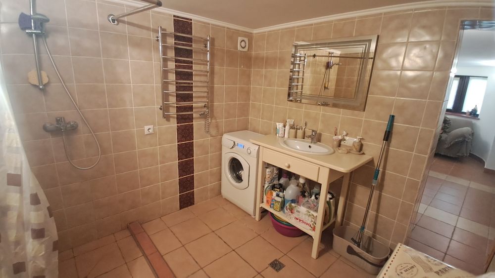 Цілорічний. Комфортний.130м²,лазня,озеро.