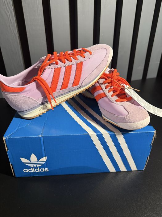 Кросівки жіночі Adidas