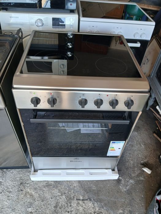 Vendo fogão Meireles eléctrico, vitrocerâmica.  Nunca usado.