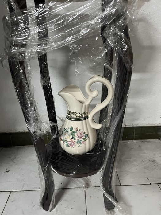 Lavatório com bacia e jarro