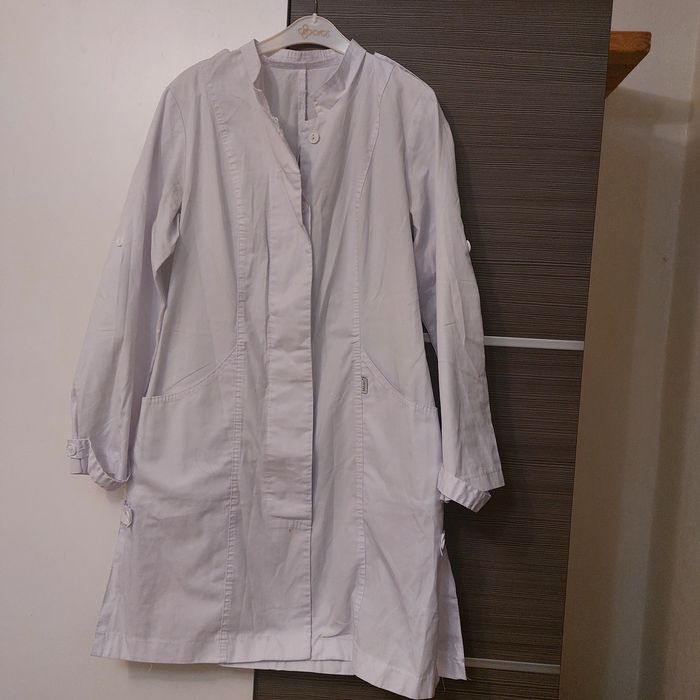 Халати,костюми медичні бу ( стан відмінний)