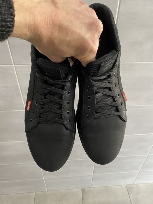 Продам кеди Levi’s з натуральної шкіри