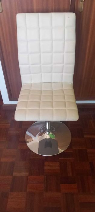 4 Cadeiras de Jantar modernas