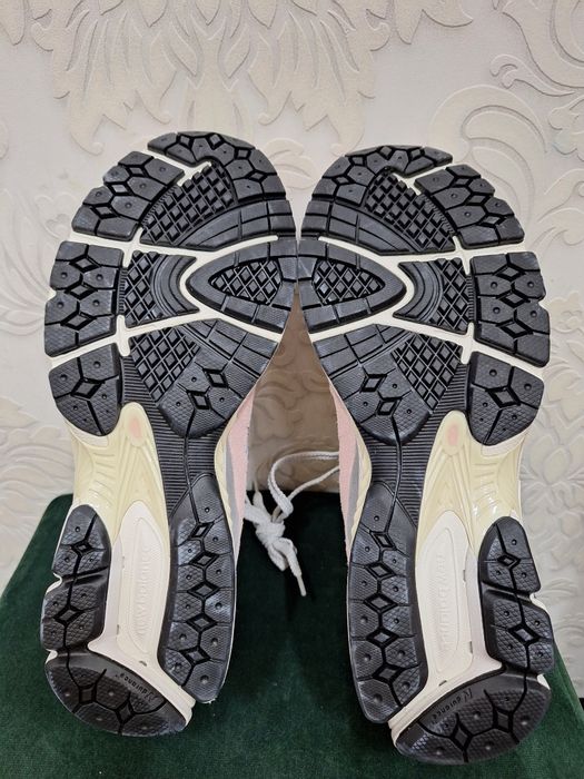 Buty New Balance 2002R  46,5
