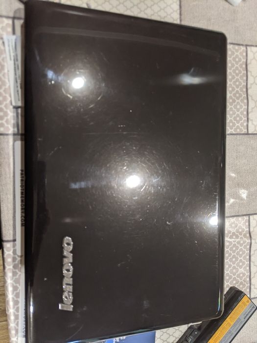 Lenovo IdeaPad Z565 (ssd 256 gb, windows 10)