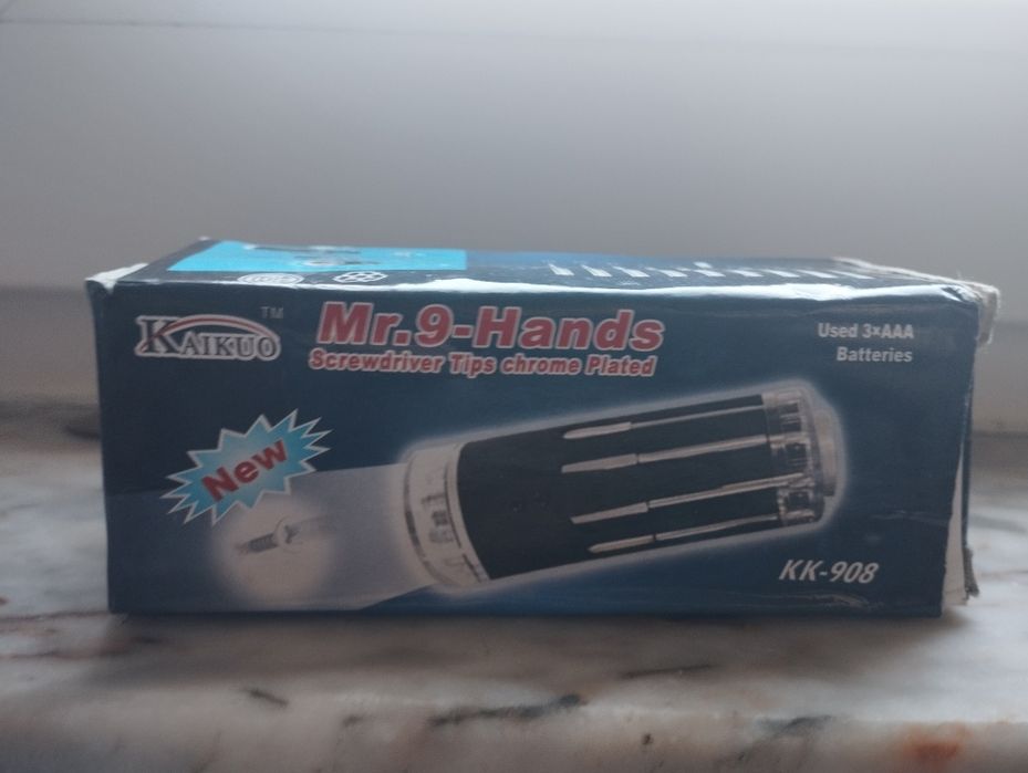 Multi-blade Screwdrivers424591736166819844