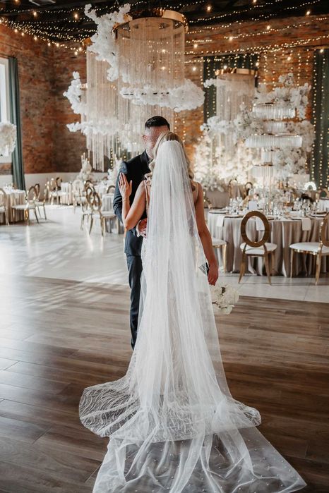 Luksusowa suknia ślubna rybka/syrenka, koronka z perełkami