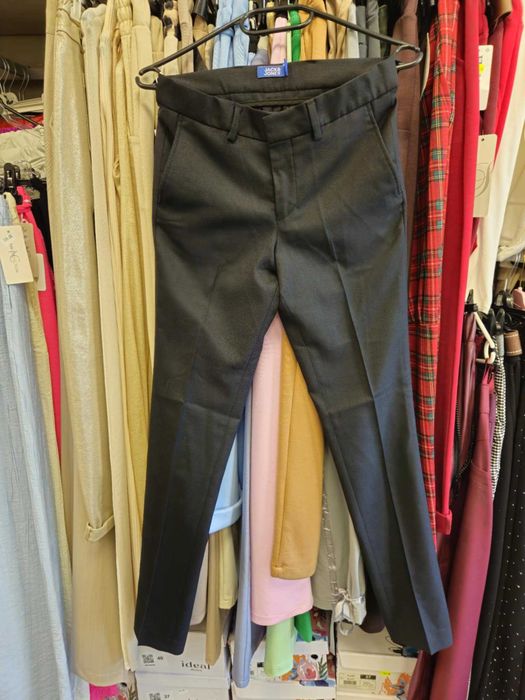 Spodnie Jack&Jones S czarne chłopięce !!!