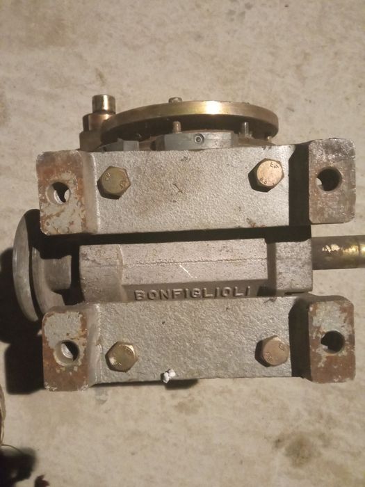 Sprzedam przekładnię motoreduktor