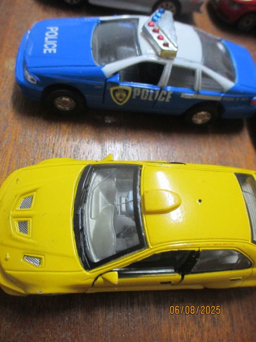 12 carros miniaturas