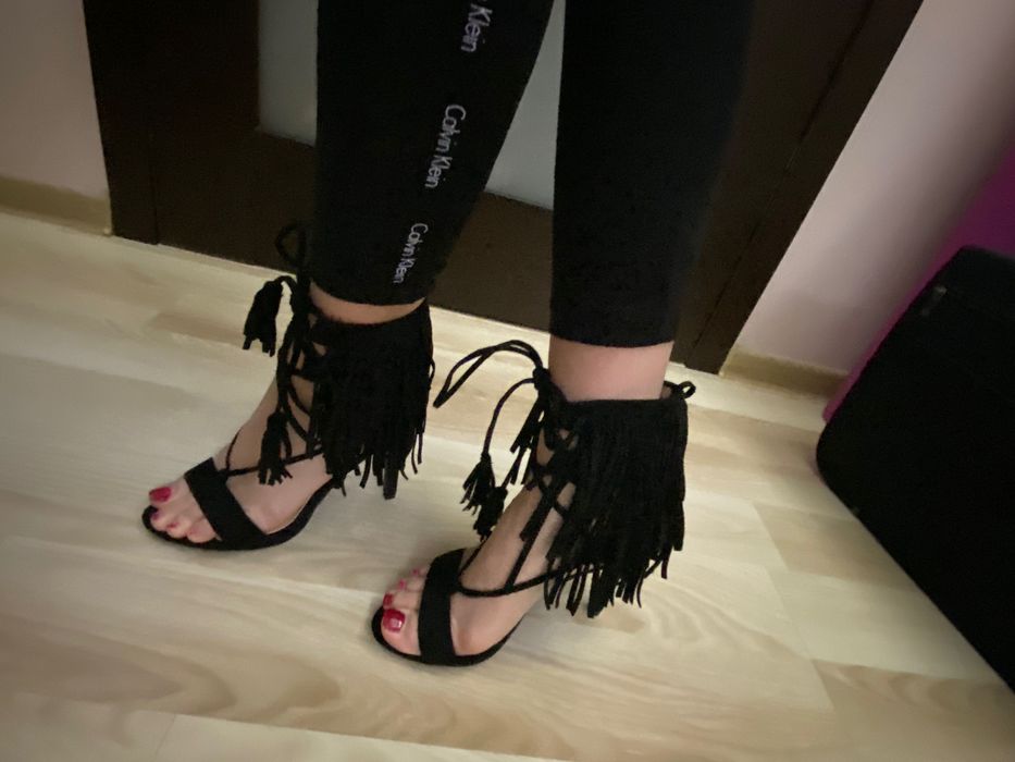 Buty szpilki frędzle