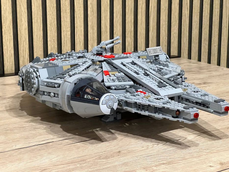 LEGO Star Wars Millennium Falcon Сокіл Тисячоліття: 1 928 грн