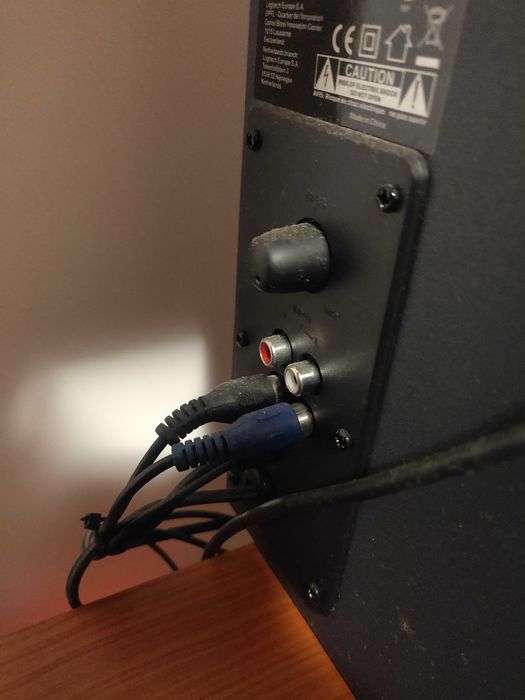 Colunas Logitech 2.1