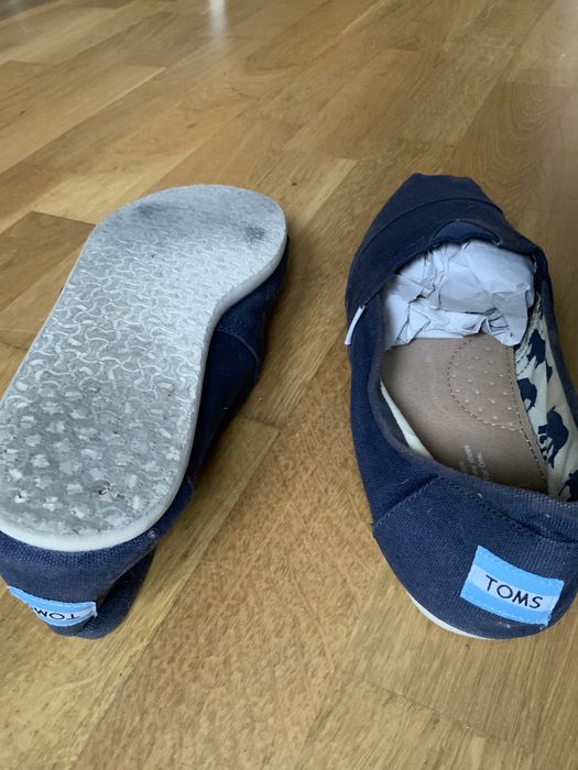 Buty TOMS M11 eu 44 29 cm z defektem  opis