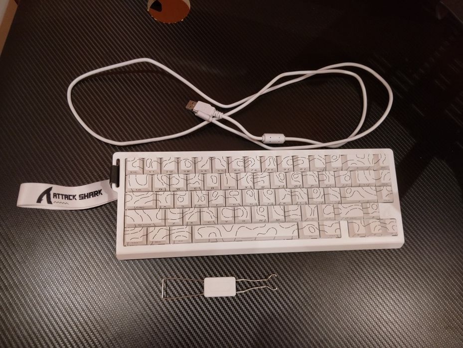 Ігрова провідна клавіатура