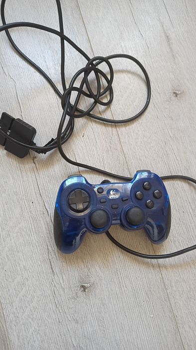 Pad do ps2 Logitech