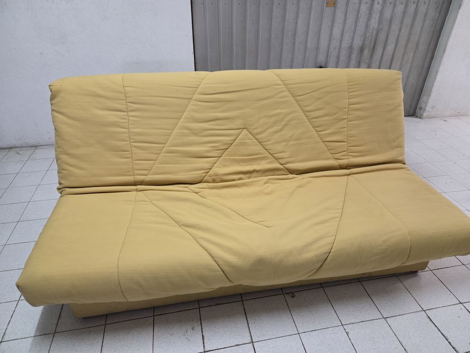 Sofá-cama casal em bom estado