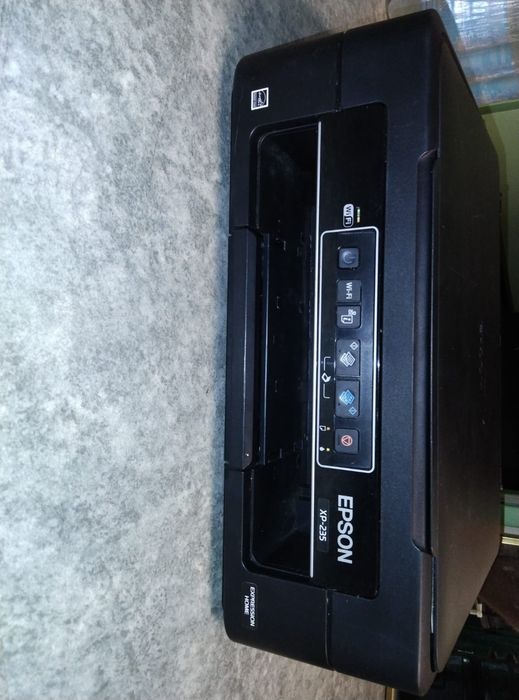 Epson XP-235 Wi-Fi МФУ 3в1 — принтер, сканер, ксерокс
