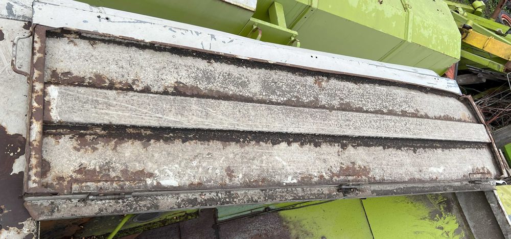 Osłona zbiornika ziarna kombajn claas Dominator 112CS,  Commandor inn