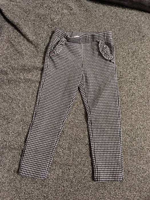 Eleganckie legginsy dla dziewczynki w rozmiarze 98. Reserved