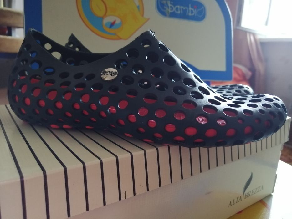 Дитяче взуття для басейну