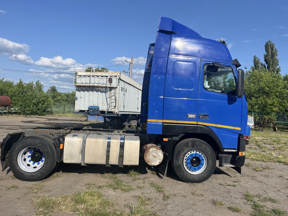 Продам тягач вольво