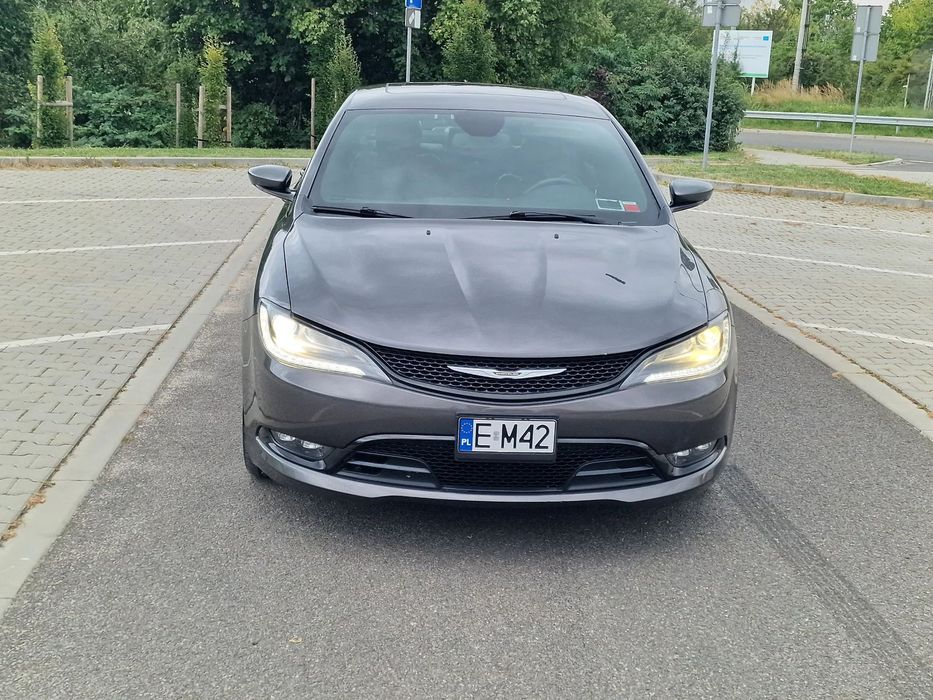 Chrysler 200