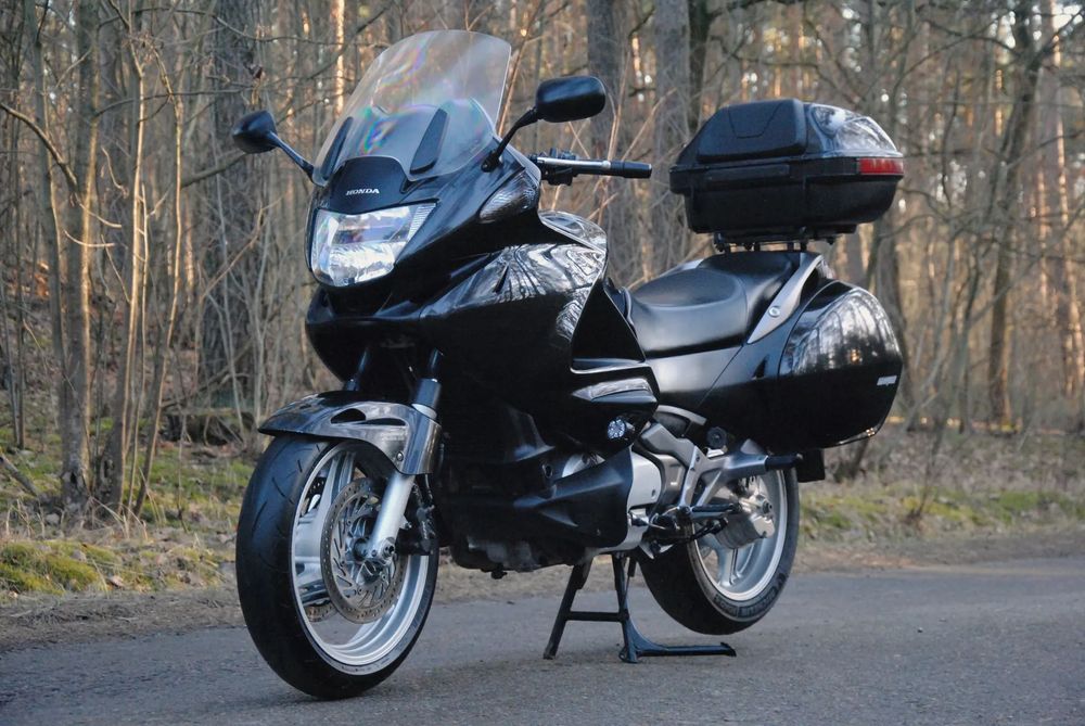 Honda Deauville ABS Piękny czarny kolor