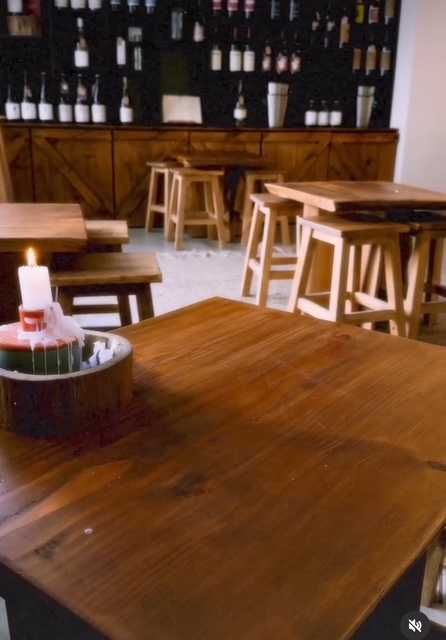 Mesa baixas em madeira maciça