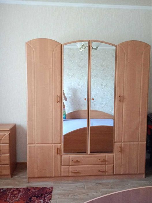 повний спальний гарнітур (стіна / спальний набір)