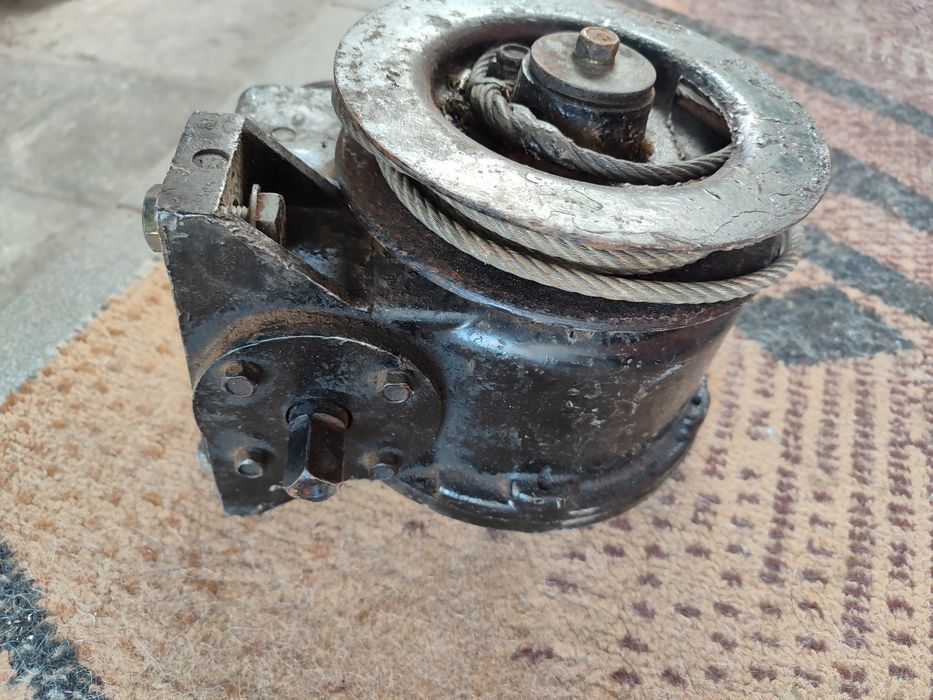 Лебёдка ручная .