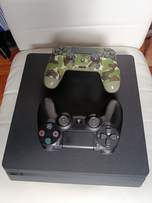 Consola Playstation 4.   avariada