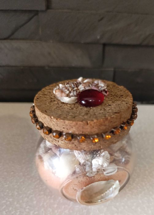 Frasco Sais marinhos e búzios mar, adorno c/ concha cores arco íris