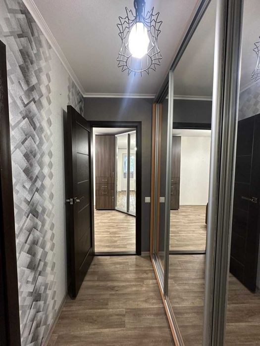 Продам просторную 2-к квартиру с ремонтом проспект Мира Левобережный