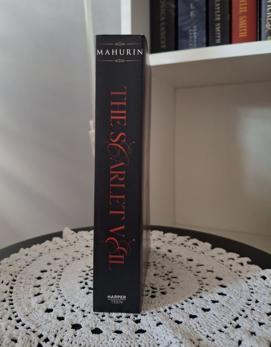 The Scarlet Veil - Shelby Mahurin