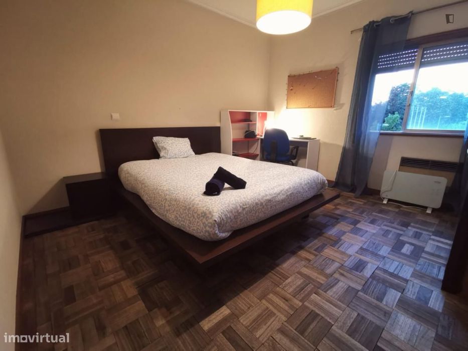 Quarto - localizado em Guimaraes
