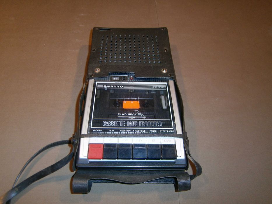 Gravador cassetes SANYO portátil