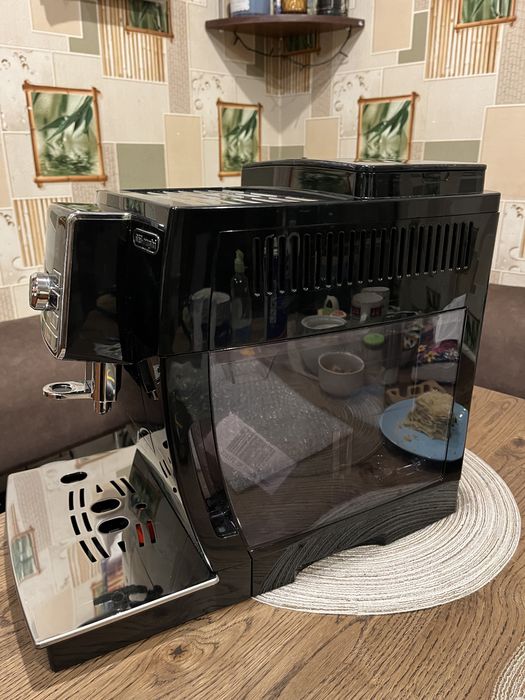 НЕ ВМИКАЄТЬСЯ Продам кавоварку делонгі. Кавомашина Delonghi ecam25.457