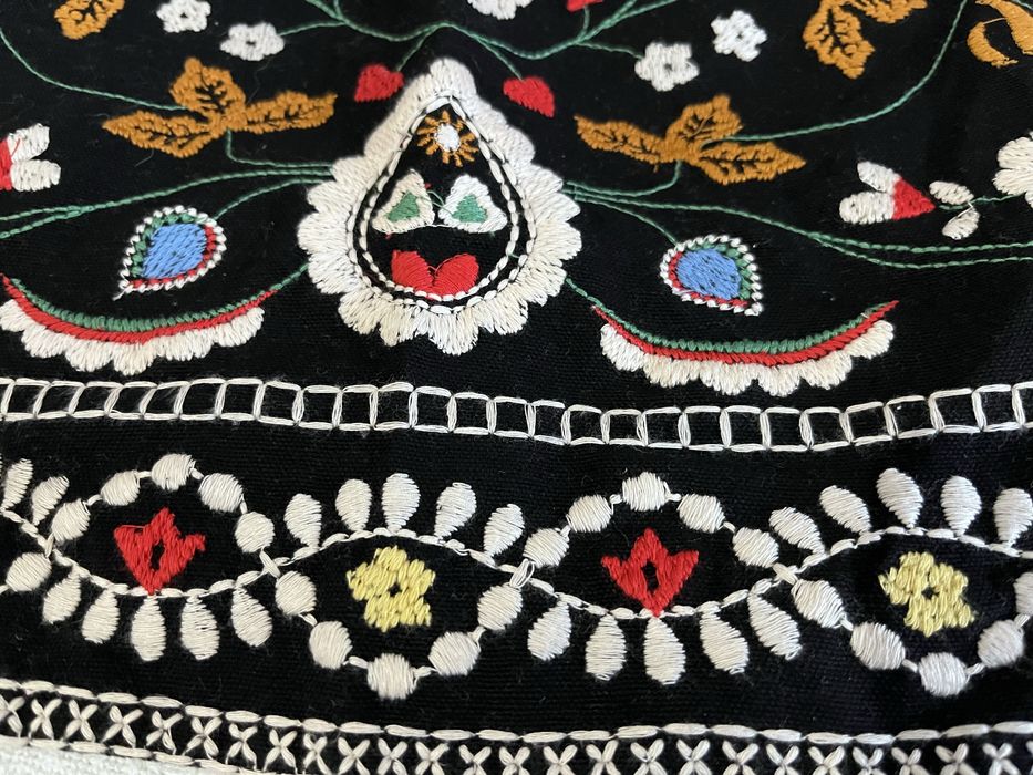 Czarna mini spódnica z haftem M Zara