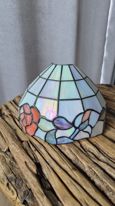 Kinkiet ścienny typu Tiffany