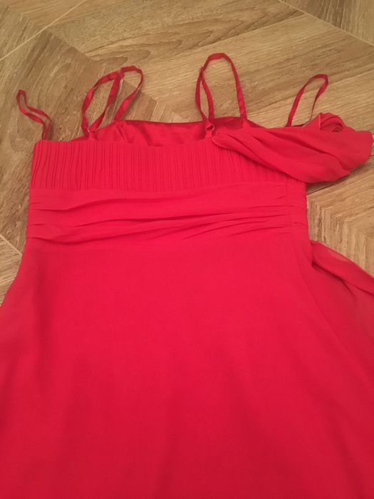 Malinowa wizytowa sukienka 38