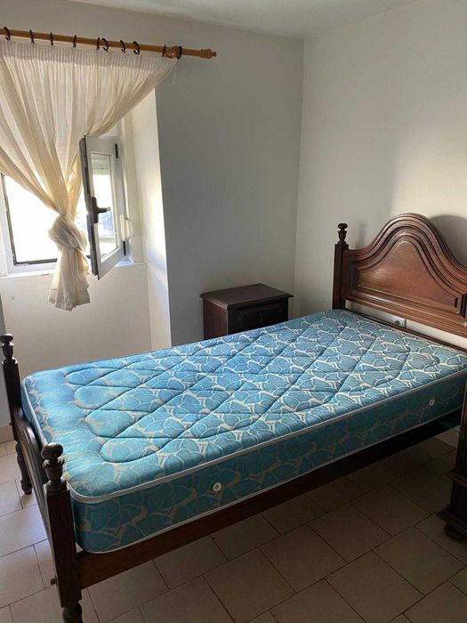 Cama de solteiro com colchão