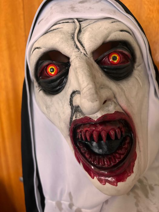 Máscara freira/nun nova
