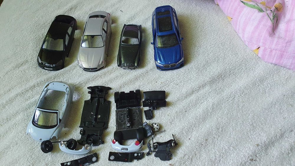 Автошрот з моделей 1/43.кузова Diecast, нутрянка колеса и тд,..