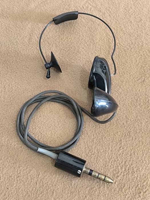 Auricular e microfone de telefonista vintage.