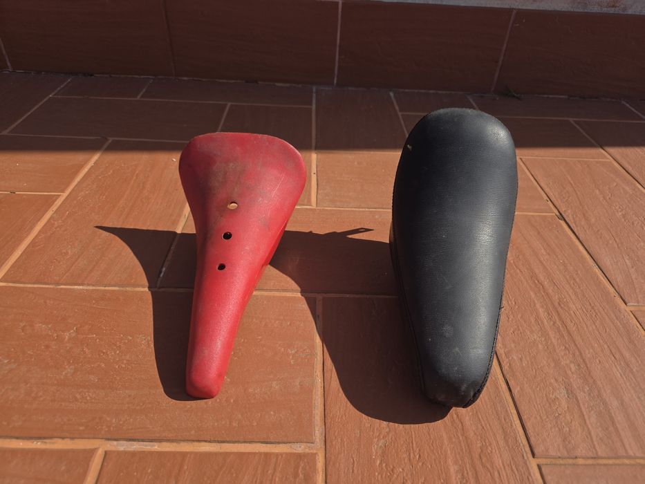 Selim bicicleta almofadado preto e peças