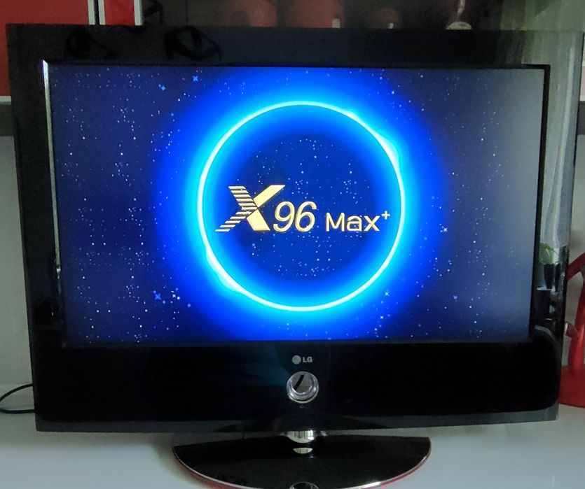 Tv LG 32 całe CZERWONY