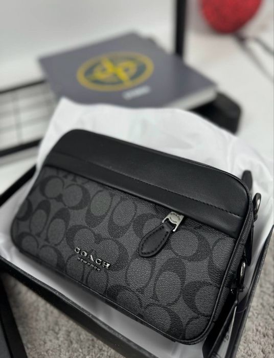 Torebka marki Coach.